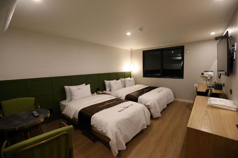 Forest 701 Hotel image
