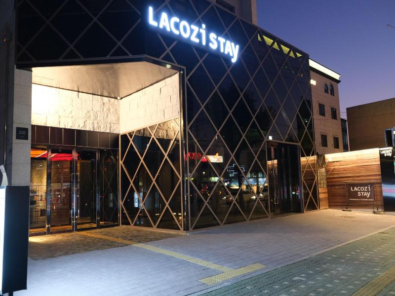 LACOZi Stay image