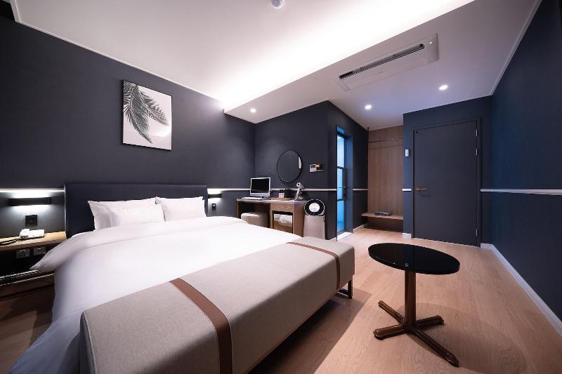 Browndot Hotel Suwon City Hall image