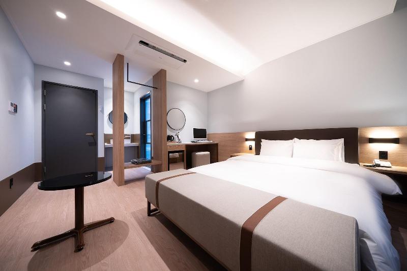 Browndot Hotel Suwon City Hall image