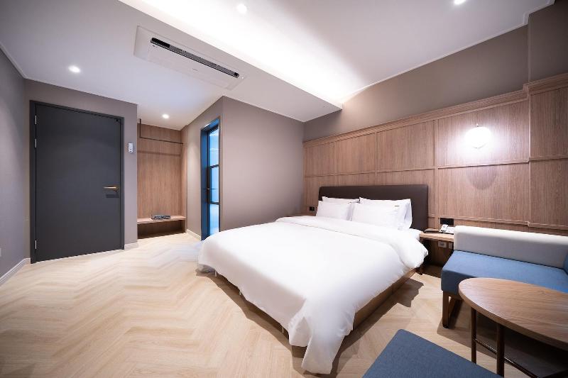 Browndot Hotel Suwon City Hall image