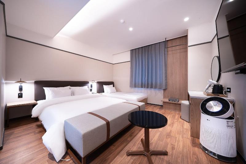 Browndot Hotel Suwon City Hall image
