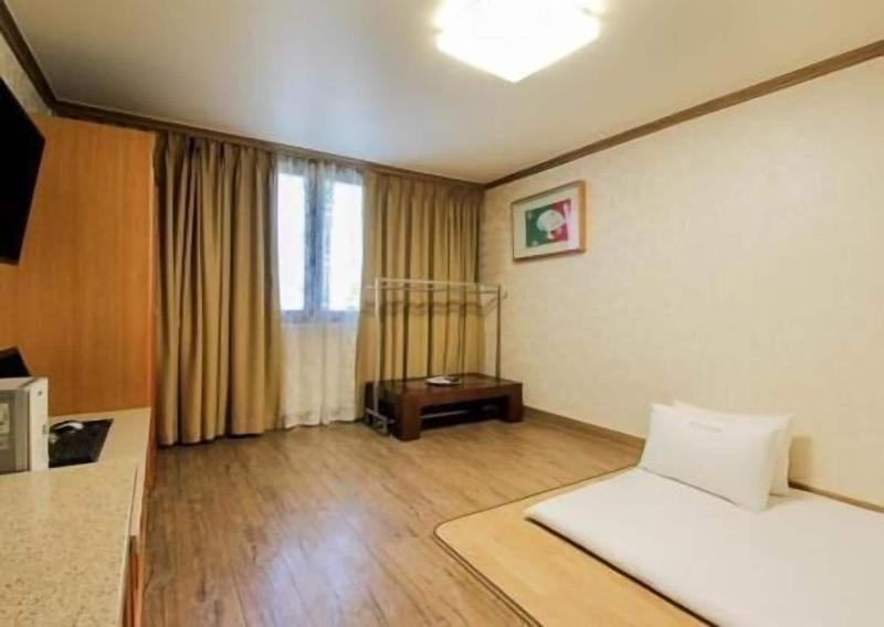 Yangji Park Hotel image