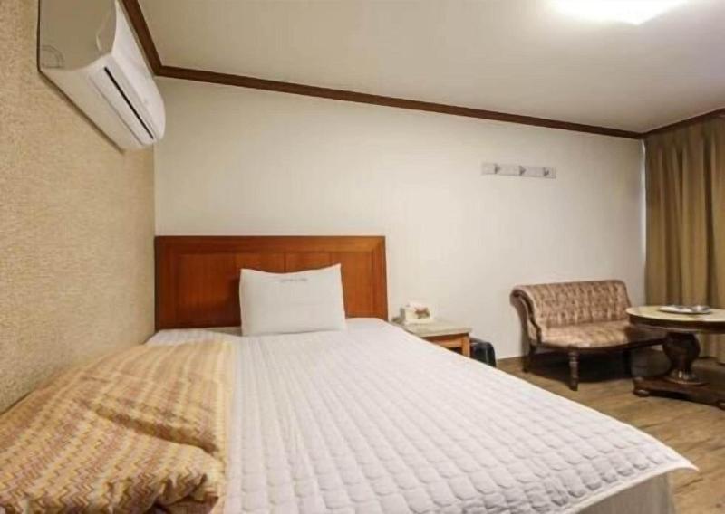 Yangji Park Hotel image