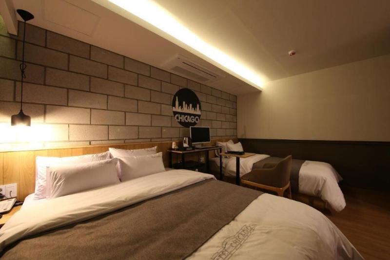 Hotel Chicago image