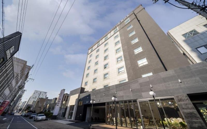 Knox Hotel