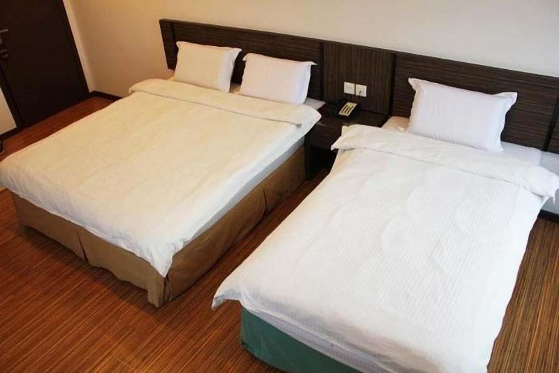 Stay Inn Hotel image