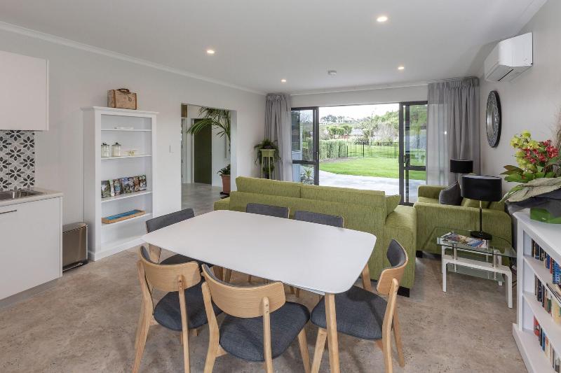 Parkside Boutique Lodge image