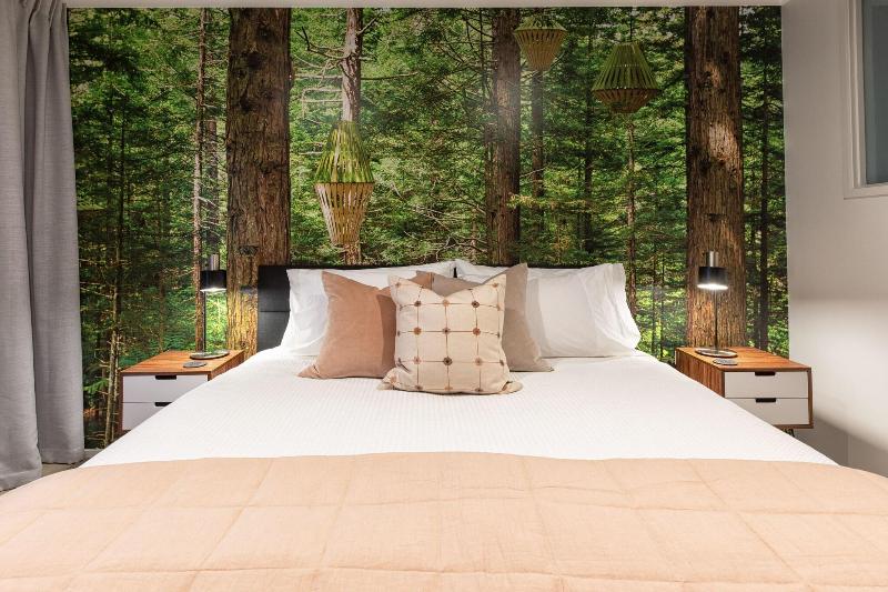 Parkside Boutique Lodge image