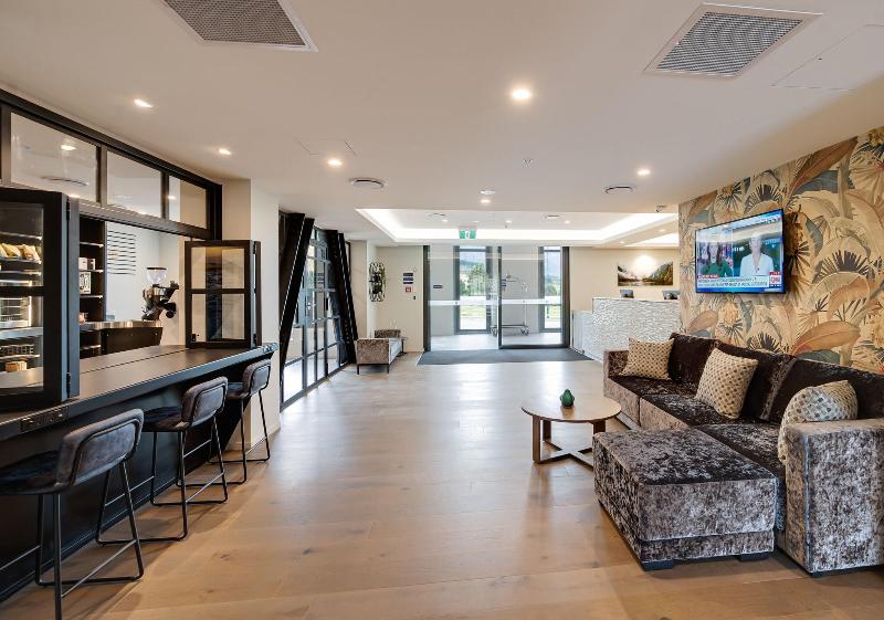 Lobby & Reception