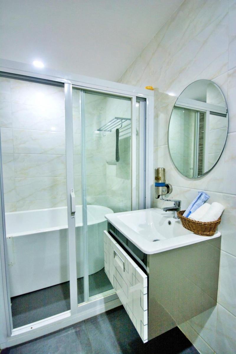 Emerald Island Hotel image