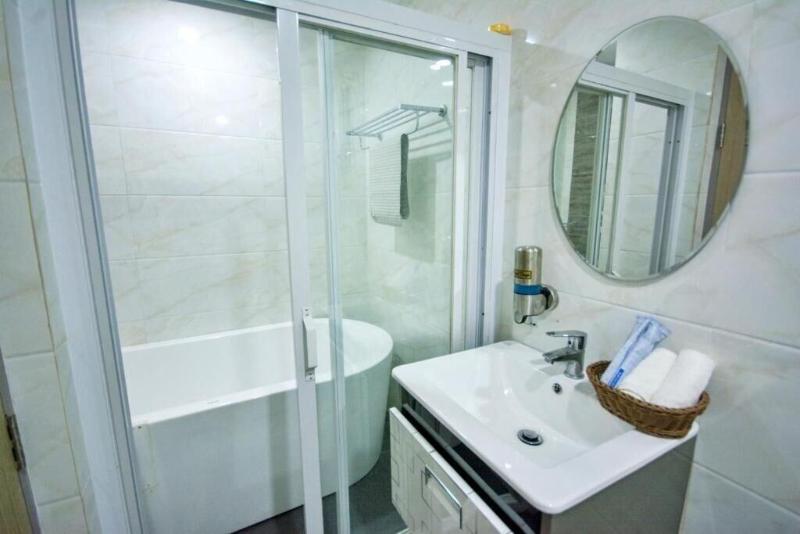 Emerald Island Hotel image