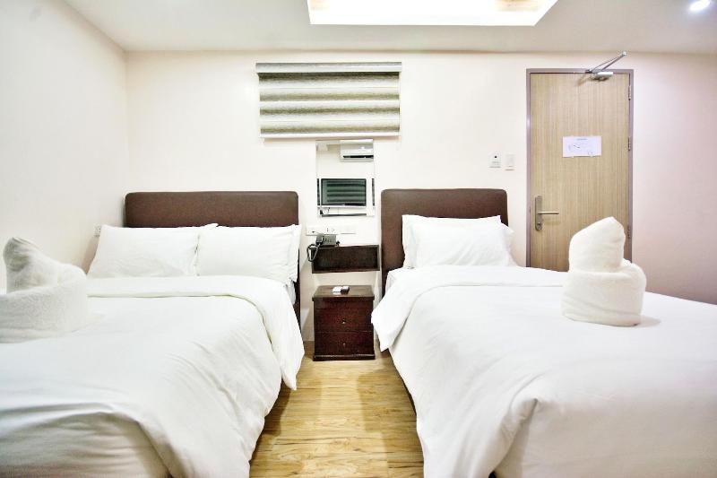 Emerald Island Hotel image