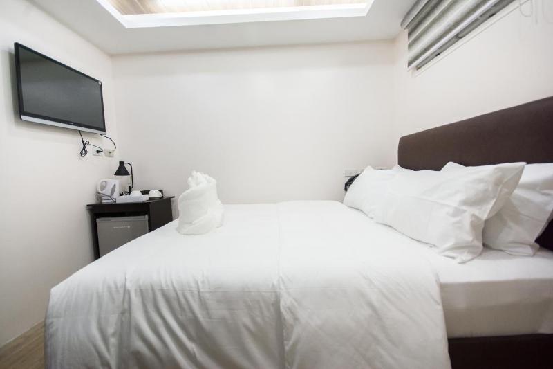 Emerald Island Hotel image