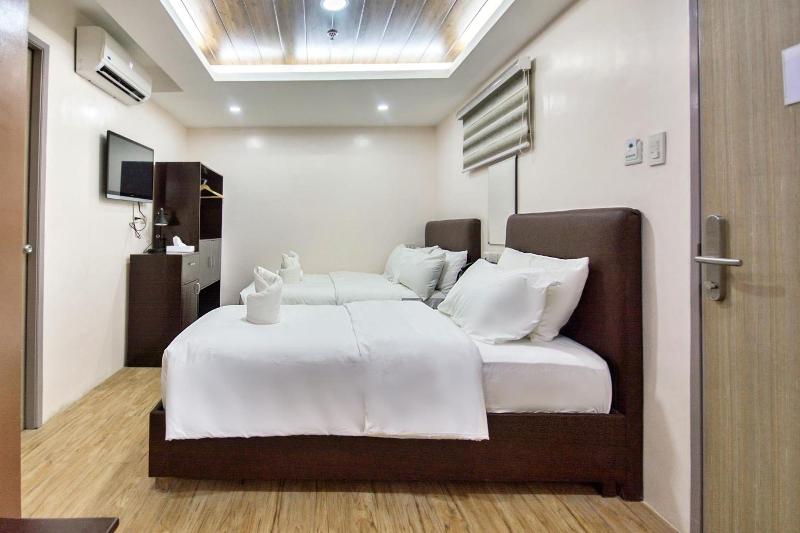 Emerald Island Hotel image