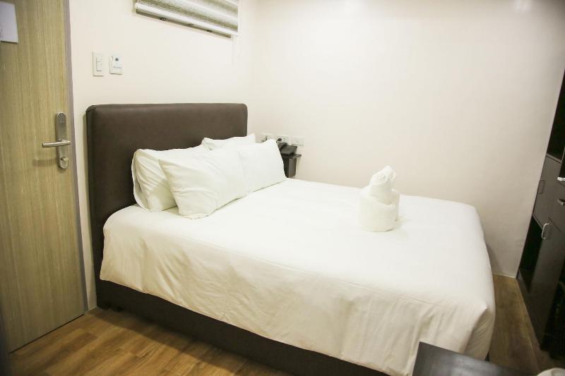 Emerald Island Hotel image