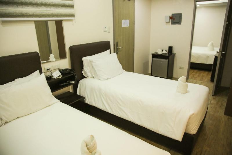 Emerald Island Hotel image