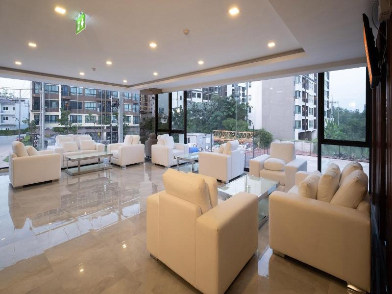 B2 Korat Premier Hotel