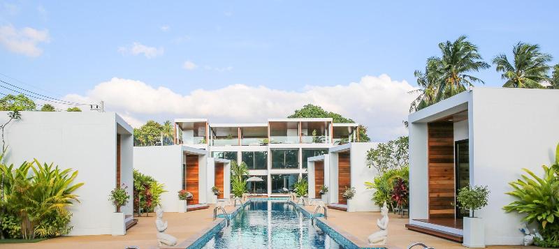 Zee Luxury Boutique Hotel image