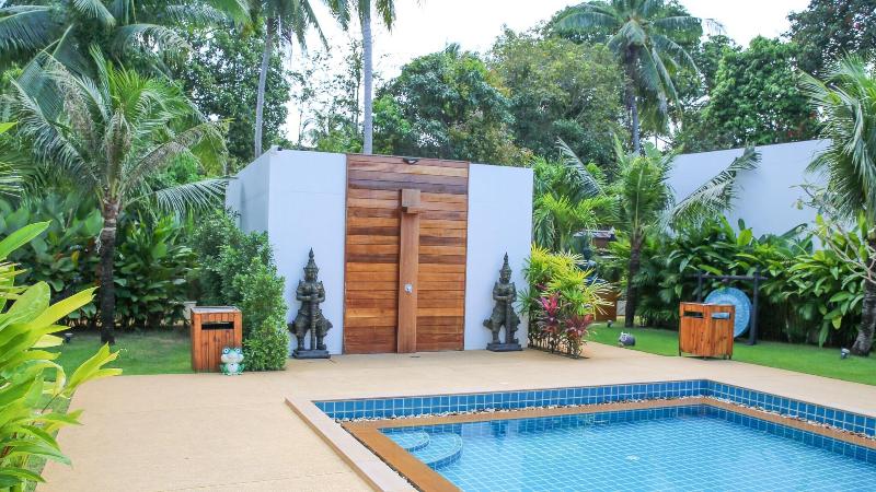 Zee Luxury Boutique Hotel image