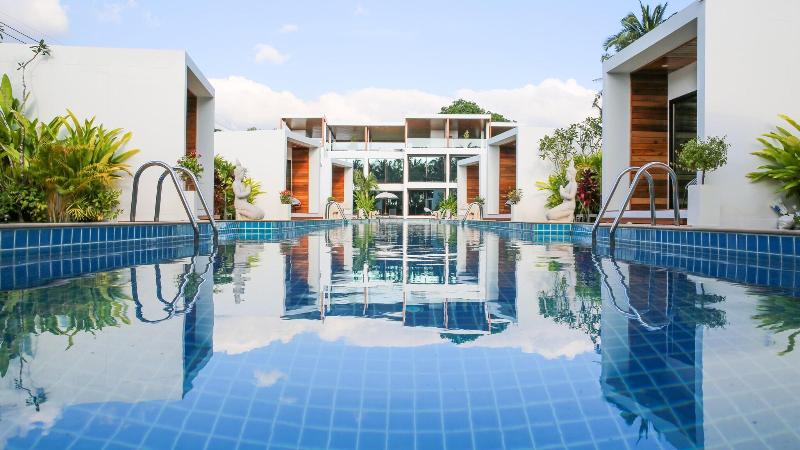 Zee Luxury Boutique Hotel image