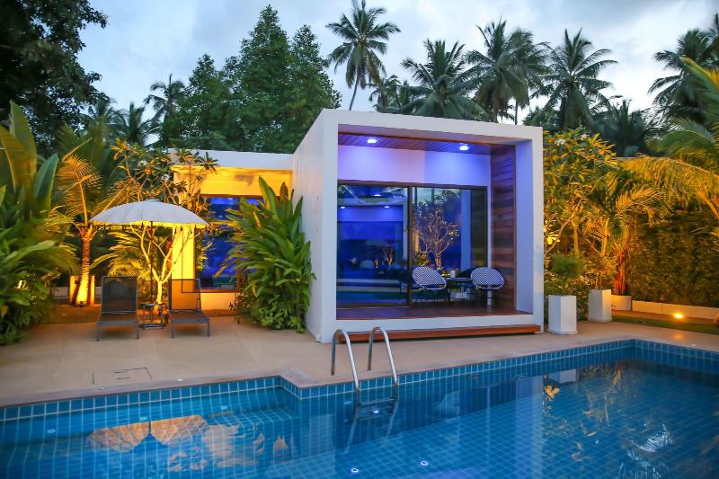 Zee Luxury Boutique Hotel image