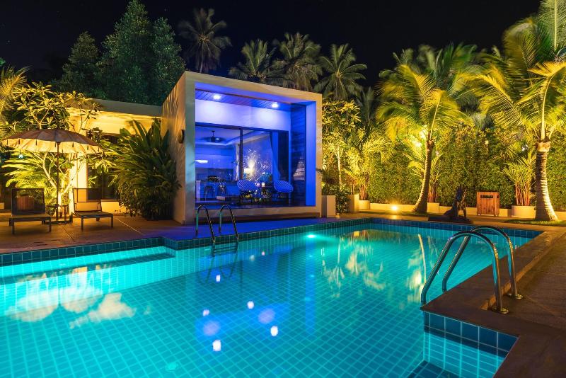 Zee Luxury Boutique Hotel image