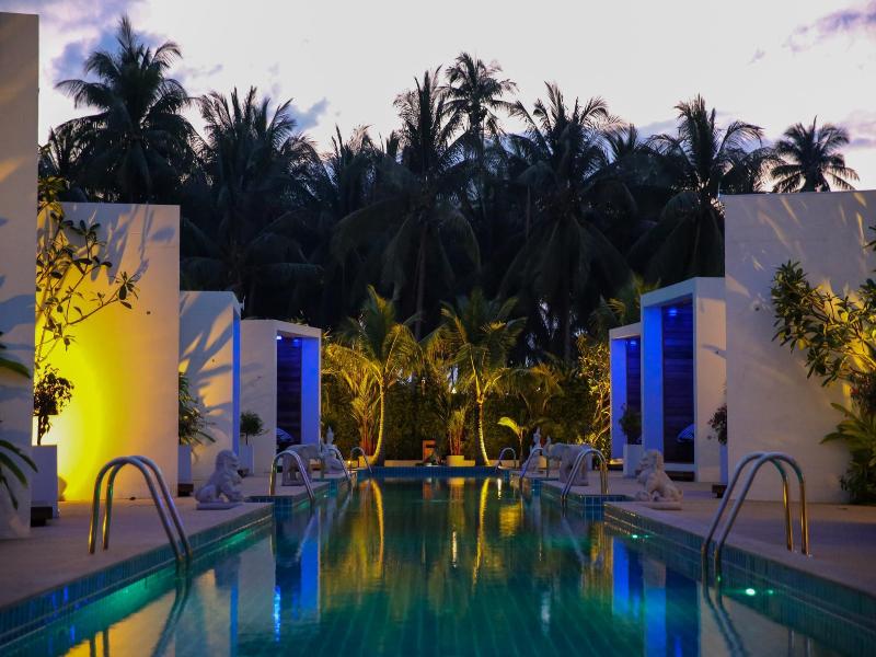 Zee Luxury Boutique Hotel image