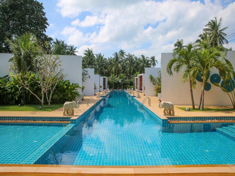 Zee Luxury Boutique Hotel image