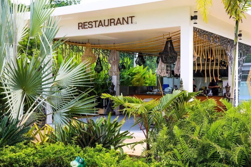 Zee Luxury Boutique Hotel image