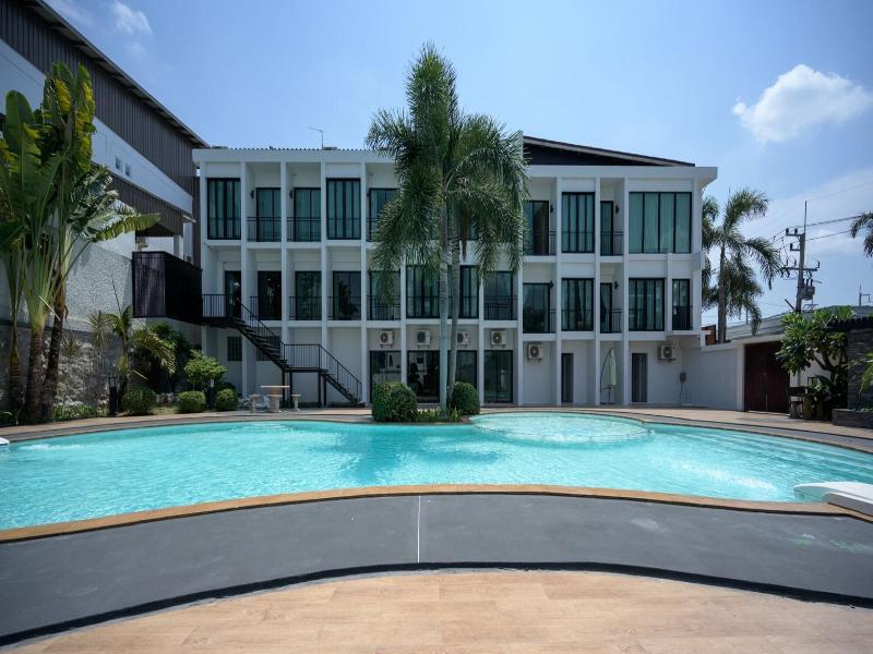Platinum Hotel image