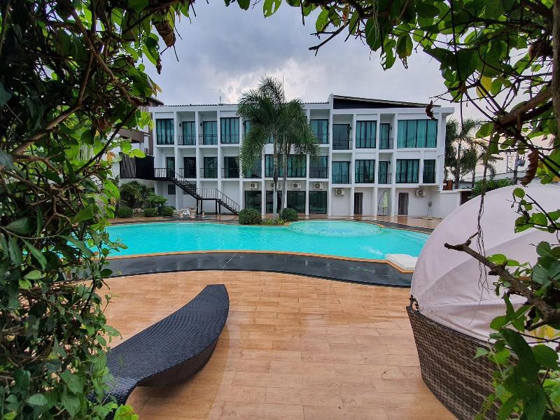 Platinum Hotel image