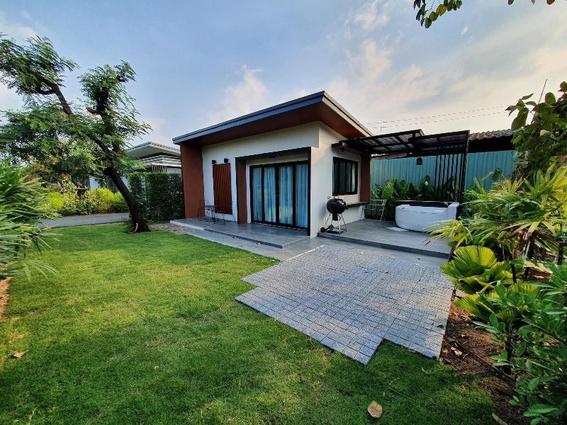 Bannjamjuree Resort Sattahip image