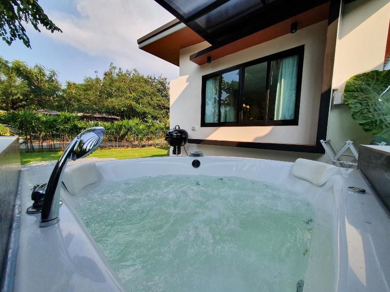 Bannjamjuree Resort Sattahip image