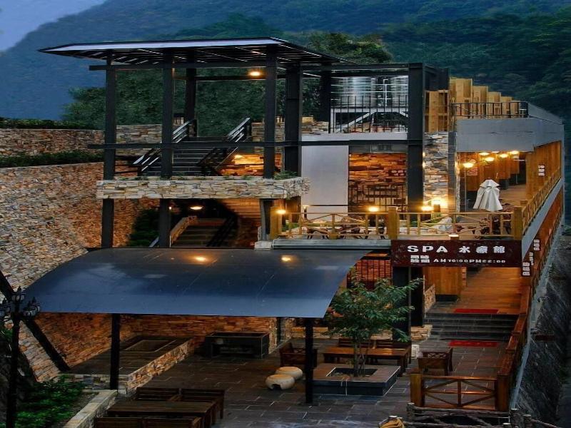 Ming Lu Holiday Hotel