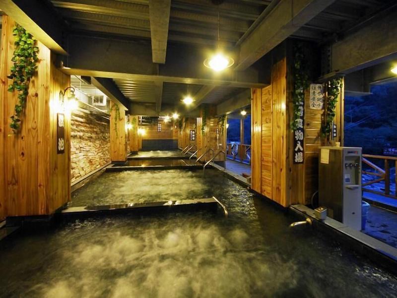 Ming Lu Holiday Hotel