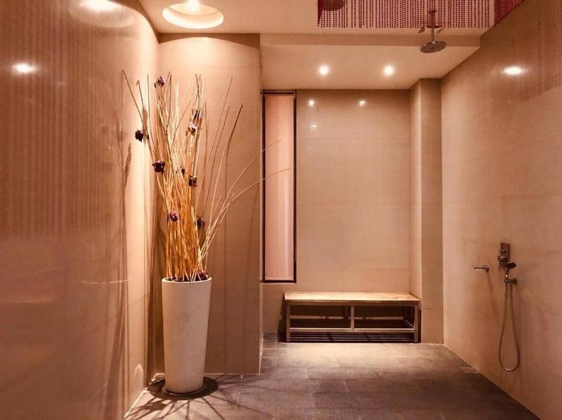 Hip Spa Motel image