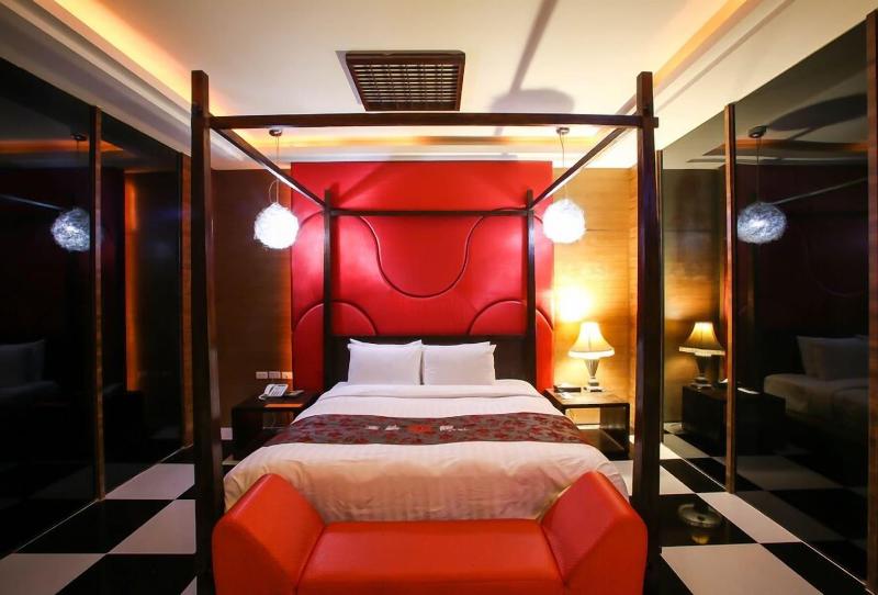 Hip Spa Motel image
