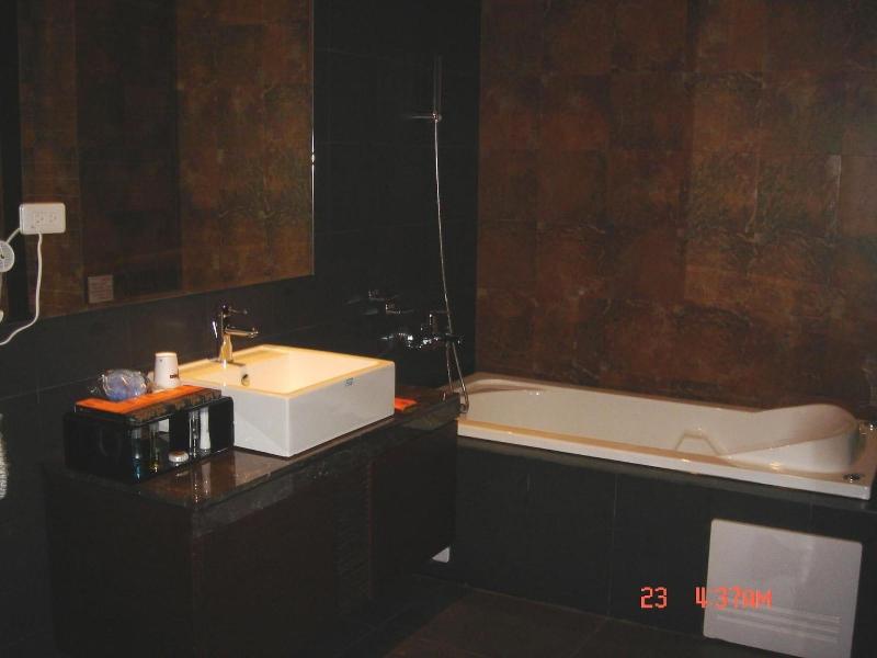 Hip Spa Motel image