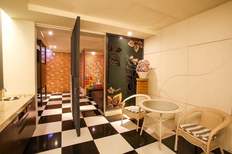 Hip Spa Motel image