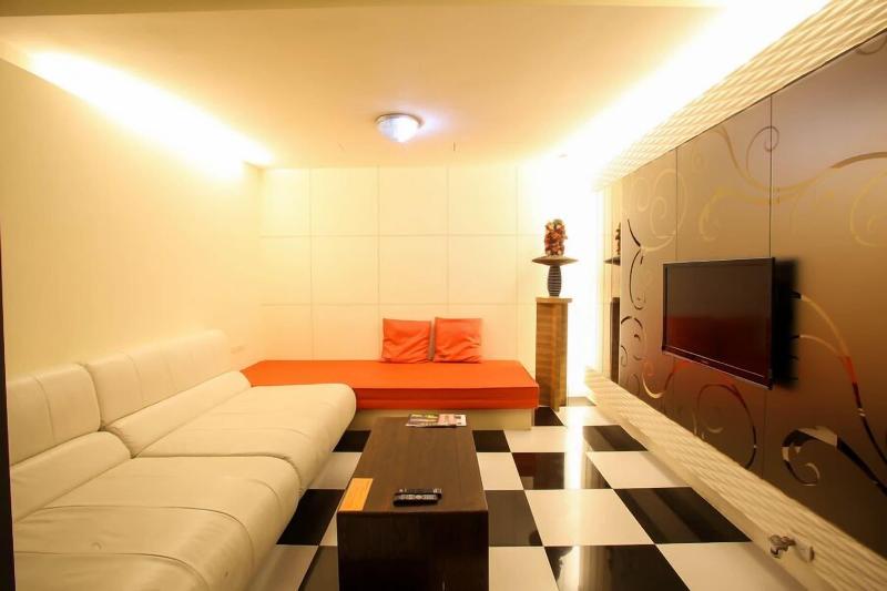 Hip Spa Motel image