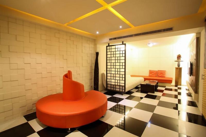 Hip Spa Motel image