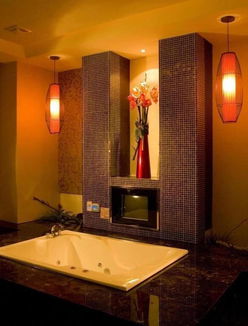Hip Spa Motel image
