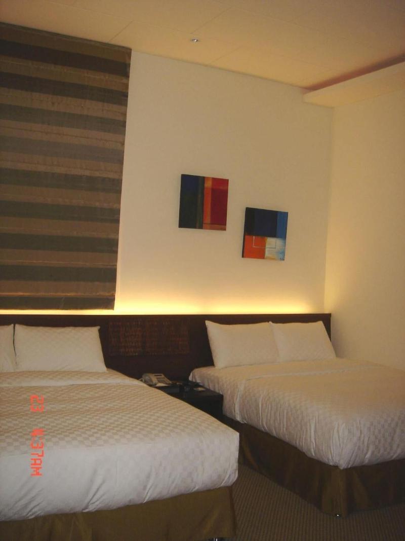 Hip Spa Motel image