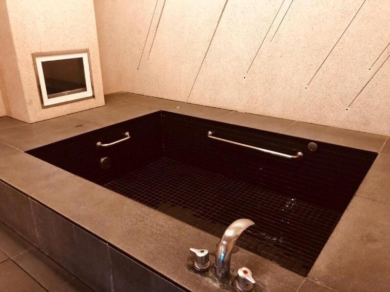 Hip Spa Motel image