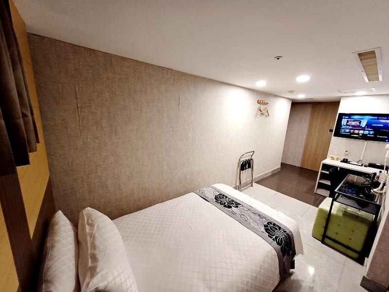 Sayo Hotel image
