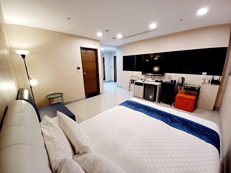 Sayo Hotel image