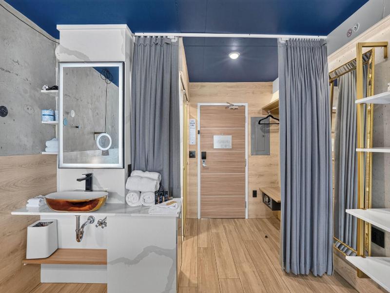 Kompose Boutique Hotel image