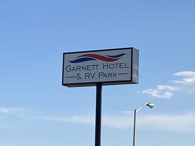 Garnett Hotel & RV Park