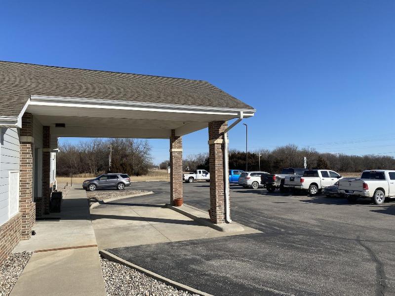 Garnett Hotel & RV Park